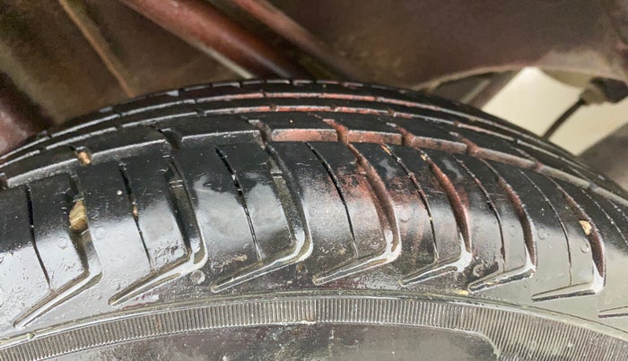 2016 Renault Kwid RXL, Petrol, Manual, 35,006 km, Right Rear Tyre Tread