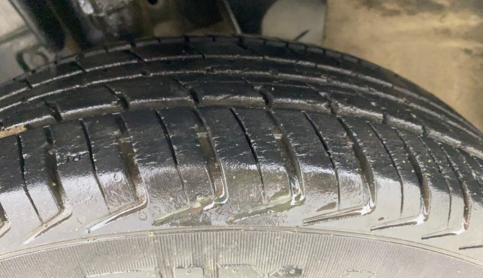 2016 Renault Kwid RXL, Petrol, Manual, 35,006 km, Left Front Tyre Tread