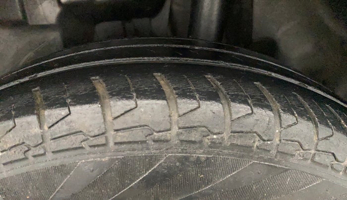 2021 Maruti Swift LXI, Petrol, Manual, 50,855 km, Left Rear Tyre Tread