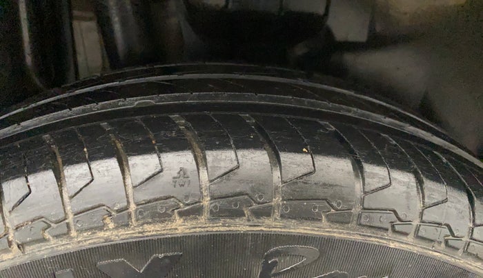 2021 Maruti Swift LXI, Petrol, Manual, 50,855 km, Right Rear Tyre Tread