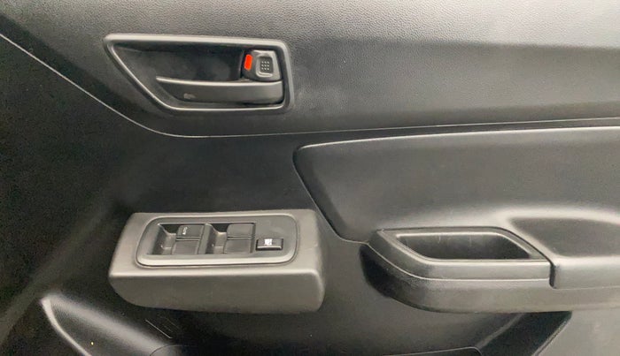 2021 Maruti Swift LXI, Petrol, Manual, 50,855 km, Driver Side Door Panels Control