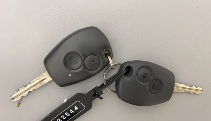 2019 Nissan Kicks XL 1.5, Petrol, Manual, 75,945 km, Key Close Up