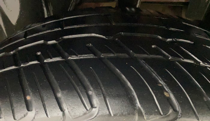 2019 Nissan Kicks XL 1.5, Petrol, Manual, 75,945 km, Left Rear Tyre Tread