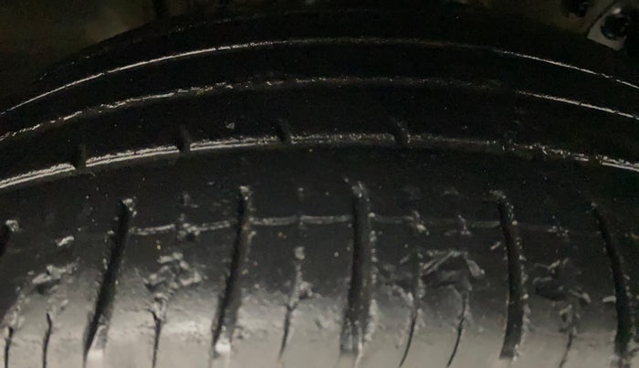 2019 Nissan Kicks XL 1.5, Petrol, Manual, 75,945 km, Right Front Tyre Tread