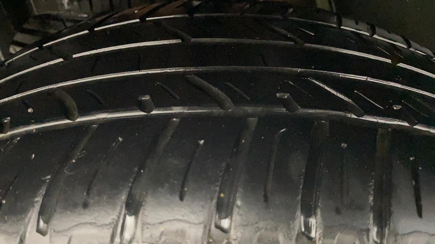 2019 Nissan Kicks XL 1.5, Petrol, Manual, 75,945 km, Right Rear Tyre Tread