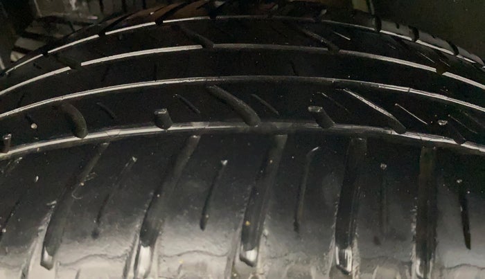 2019 Nissan Kicks XL 1.5, Petrol, Manual, 75,945 km, Right Rear Tyre Tread