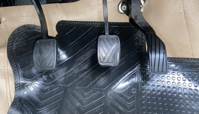 2014 Maruti Ertiga ZDI, Diesel, Manual, 93,357 km, Pedals