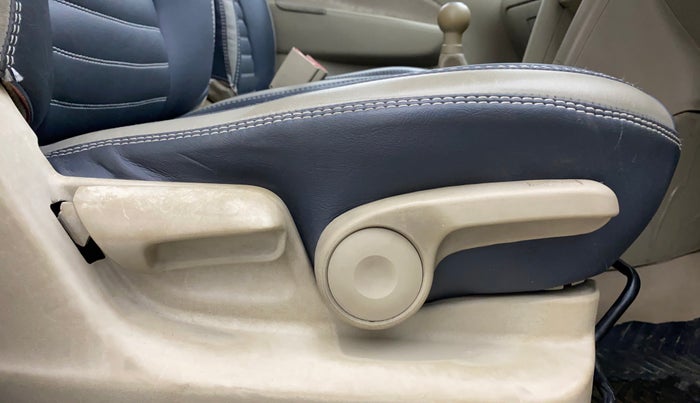 2014 Maruti Ertiga ZDI, Diesel, Manual, 93,357 km, Driver Side Adjustment Panel