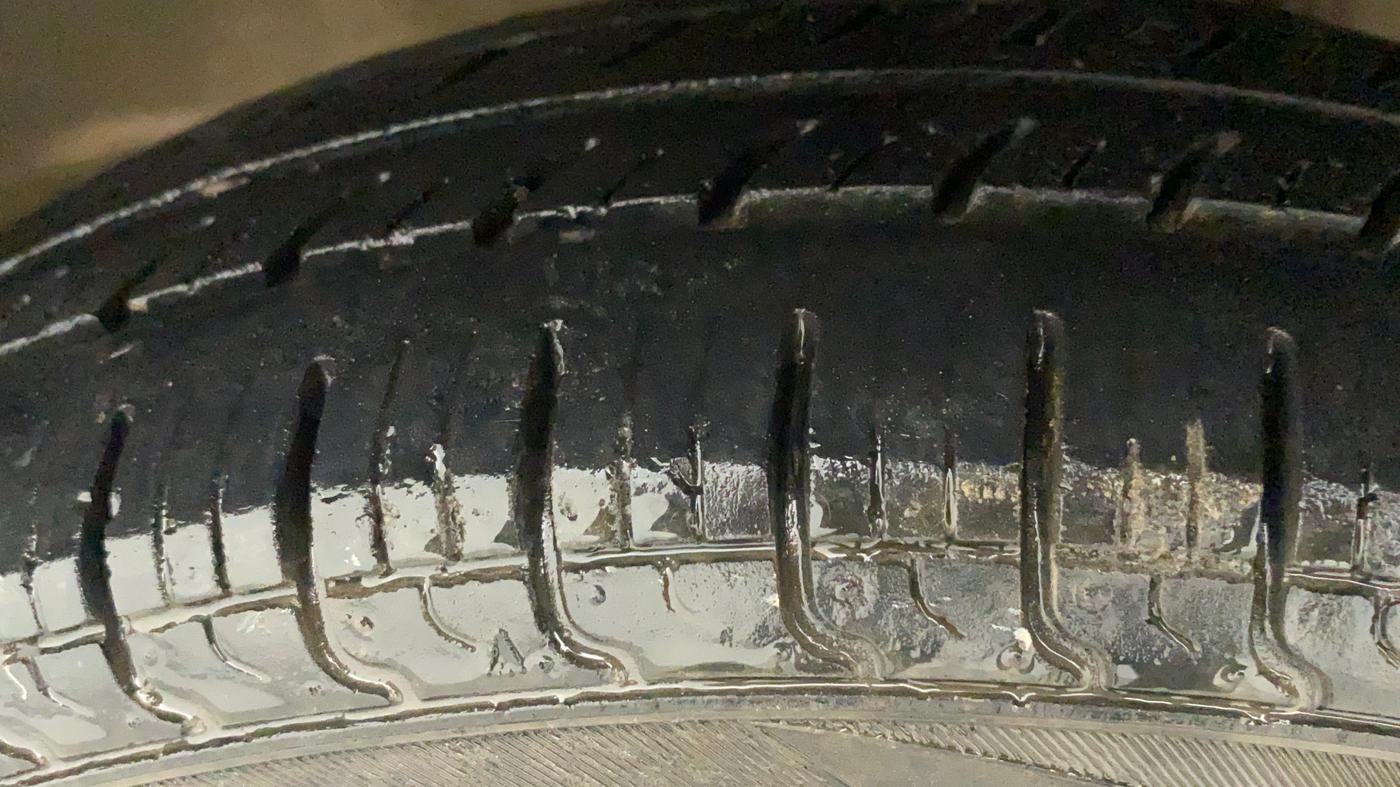 2016 Maruti Alto 800 VXI, Petrol, Manual, 99,702 km, Left Front Tyre Tread