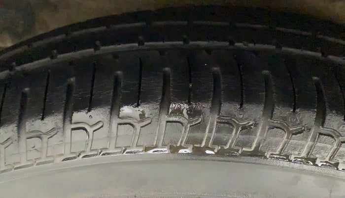 2011 Hyundai i10 MAGNA 1.2, Petrol, Manual, 47,013 km, Right Rear Tyre Tread