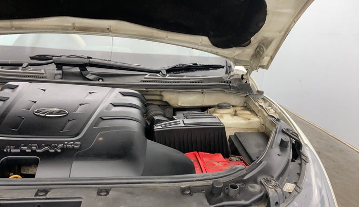 2017 Mahindra XUV500 W6, Diesel, Manual, 99,718 km, Engine View - Left