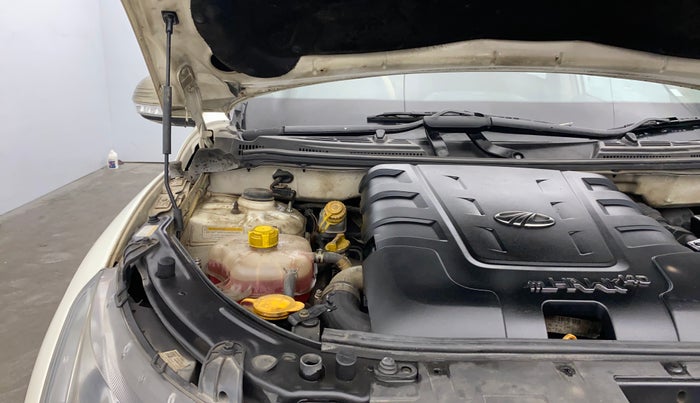 2017 Mahindra XUV500 W6, Diesel, Manual, 99,718 km, Engine View - Right