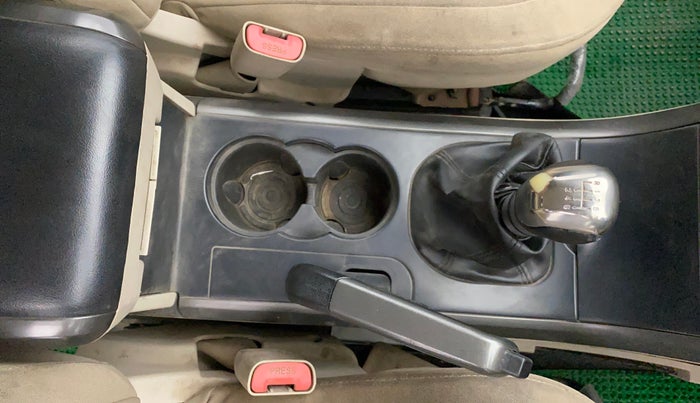 2017 Mahindra XUV500 W6, Diesel, Manual, 99,718 km, Gear Lever