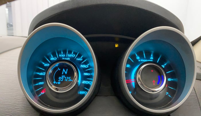 2017 Mahindra XUV500 W6, Diesel, Manual, 99,718 km, Odometer Image