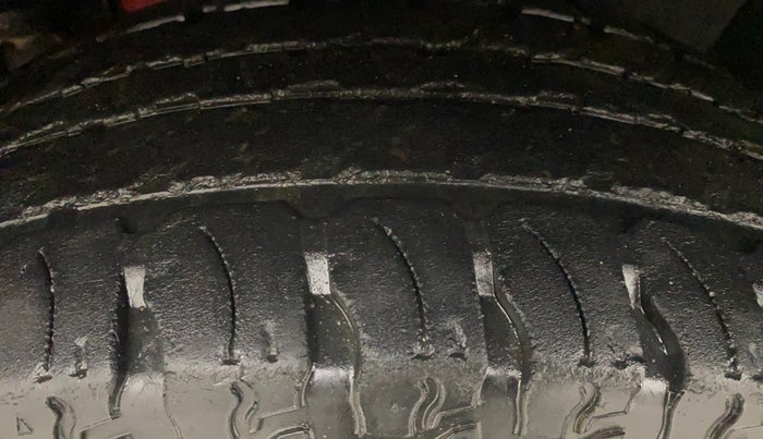 2021 Mahindra Thar LX  P 4WD AT CONVERTIBLE, Petrol, Automatic, 40,490 km, Left Front Tyre Tread