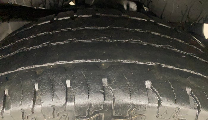 2021 Mahindra Thar LX  P 4WD AT CONVERTIBLE, Petrol, Automatic, 40,490 km, Left Rear Tyre Tread