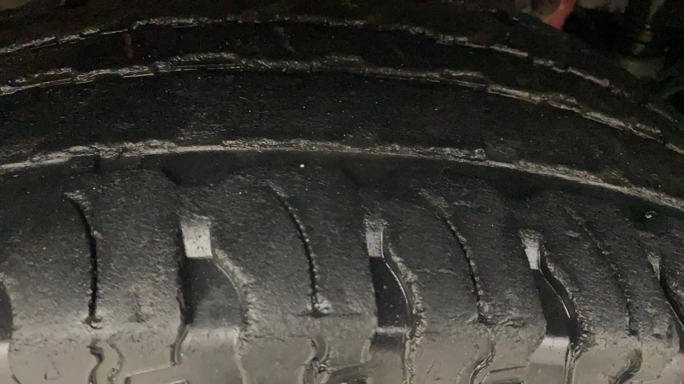 2021 Mahindra Thar LX  P 4WD AT CONVERTIBLE, Petrol, Automatic, 40,573 km, Right Front Tyre Tread