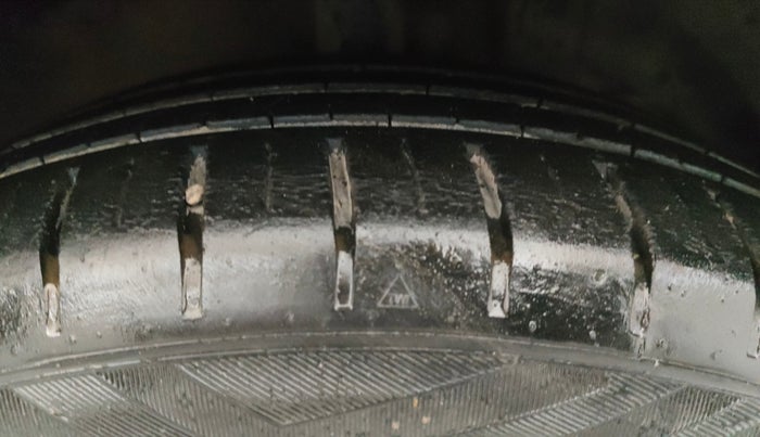 2021 Maruti Baleno ZETA CVT PETROL 1.2, Petrol, Automatic, 49,890 km, Right Front Tyre Tread