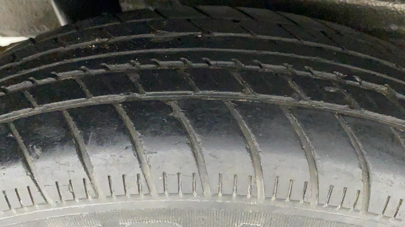 2019 Maruti New Wagon-R LXI CNG 1.0, CNG, Manual, 42,263 km, Right Rear Tyre Tread
