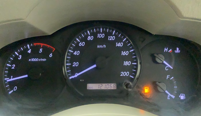 2013 Toyota Innova 2.5 GX 7 STR BS IV, Diesel, Manual, 1,21,826 km, Odometer Image
