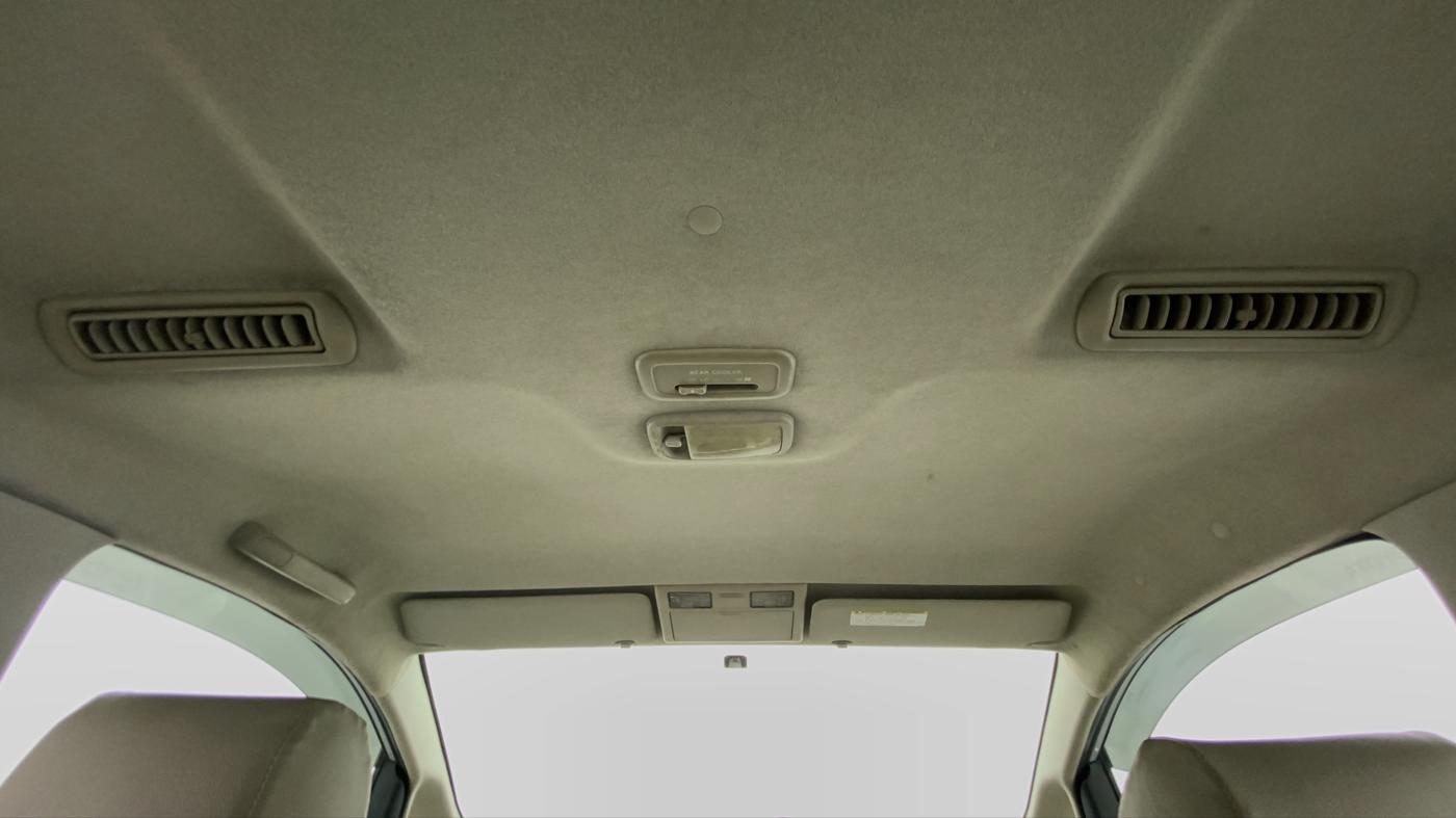 2013 Toyota Innova 2.5 GX 7 STR BS IV, Diesel, Manual, 1,21,826 km, Rear AC Vents