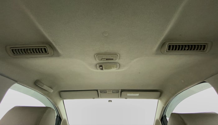 2013 Toyota Innova 2.5 GX 7 STR BS IV, Diesel, Manual, 1,21,826 km, Rear AC Vents