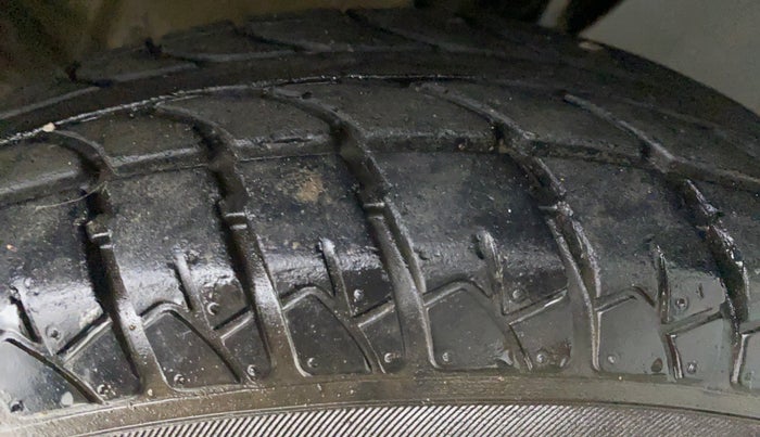 2018 Maruti Wagon R 1.0 LXI CNG, CNG, Manual, 17,078 km, Left Rear Tyre Tread
