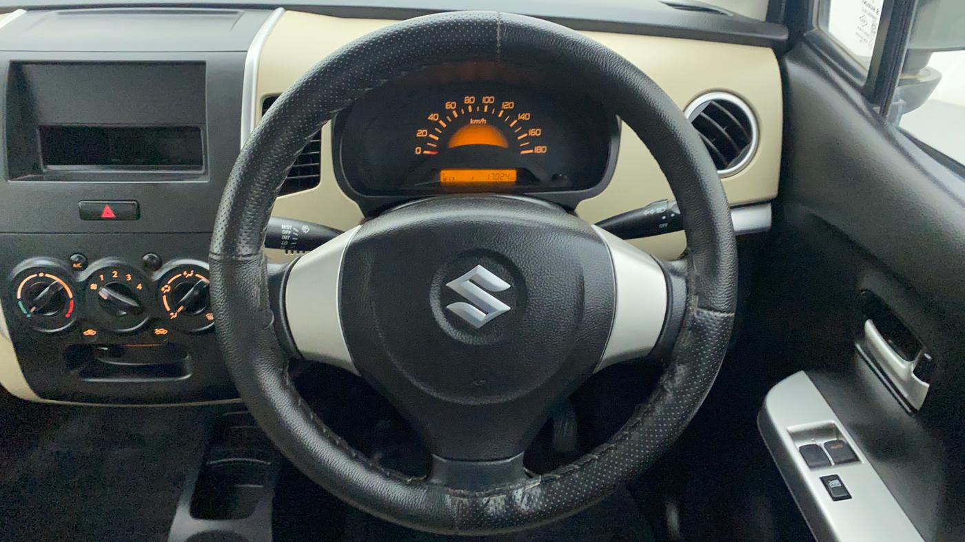 2018 Maruti Wagon R 1.0 LXI CNG, CNG, Manual, 17,078 km, Steering Wheel Close Up