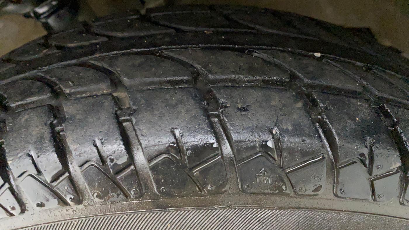 2018 Maruti Wagon R 1.0 LXI CNG, CNG, Manual, 17,078 km, Left Front Tyre Tread