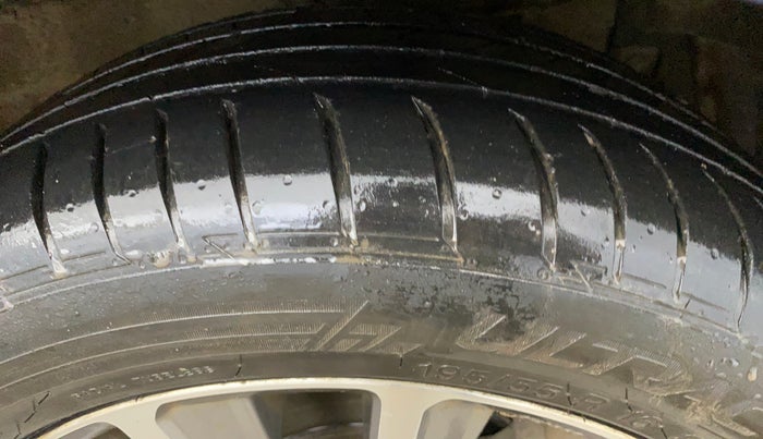 2021 Maruti Ciaz ALPHA 1.5 SHVS PETROL, Petrol, Manual, 69,648 km, Right Front Tyre Tread