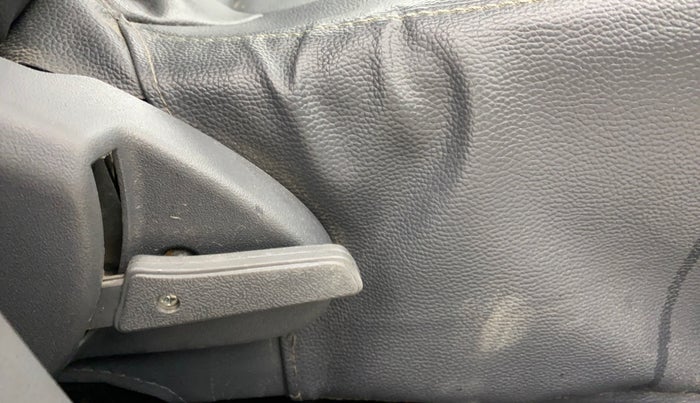 2013 Maruti Alto 800 LXI, Petrol, Manual, 26,859 km, Driver Side Adjustment Panel