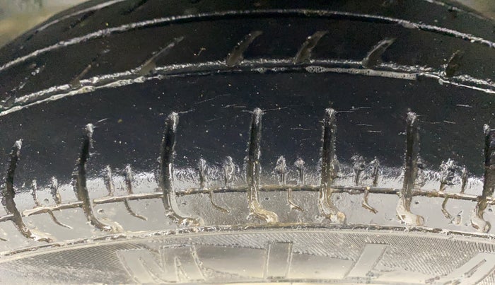 2013 Maruti Alto 800 LXI, Petrol, Manual, 26,859 km, Left Front Tyre Tread