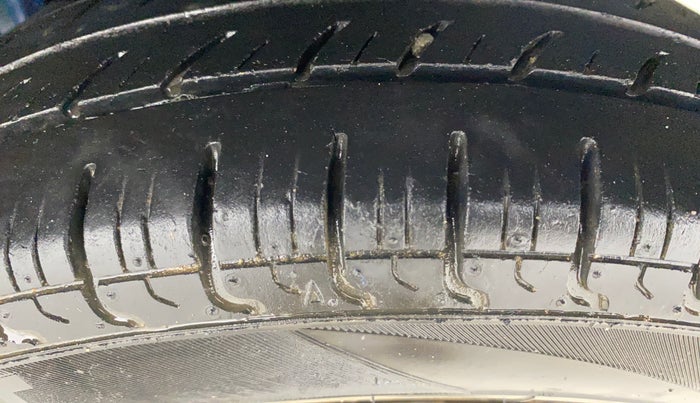 2013 Maruti Alto 800 LXI, Petrol, Manual, 26,859 km, Left Rear Tyre Tread