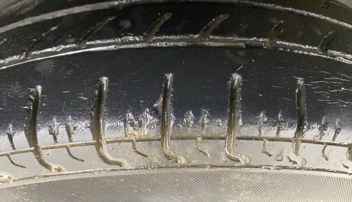 2013 Maruti Alto 800 LXI, Petrol, Manual, 26,859 km, Right Front Tyre Tread