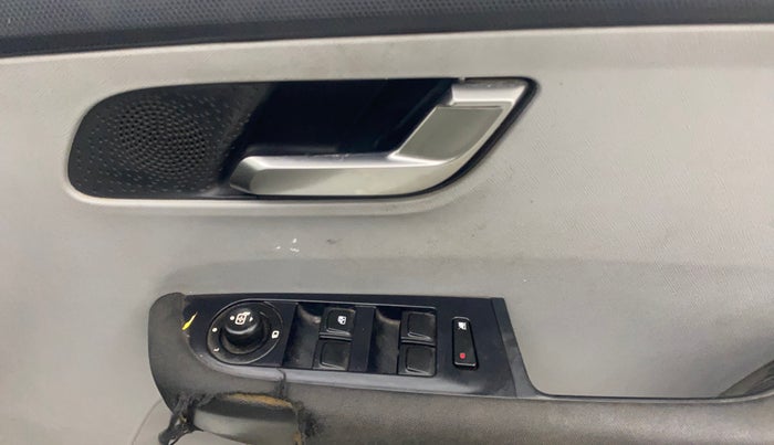 2020 Tata ALTROZ XZ PETROL, Petrol, Manual, 99,716 km, Driver Side Door Panels Control