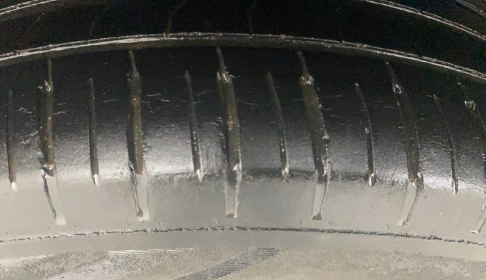 2020 Tata ALTROZ XZ PETROL, Petrol, Manual, 99,716 km, Right Rear Tyre Tread