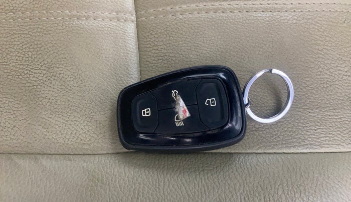 2020 Tata ALTROZ XZ PETROL, Petrol, Manual, 99,716 km, Key Close Up