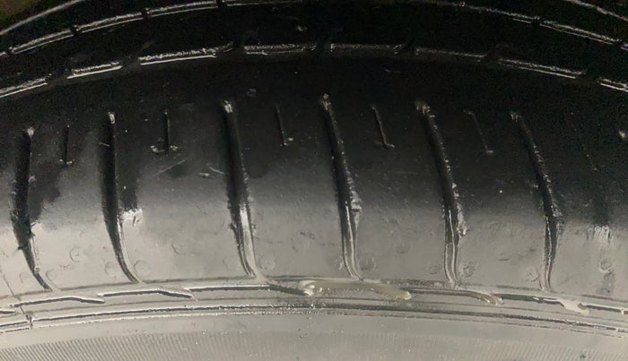 2020 MG HECTOR SHARP HYBRID 1.5 PETROL, Petrol, Manual, 38,345 km, Right Front Tyre Tread