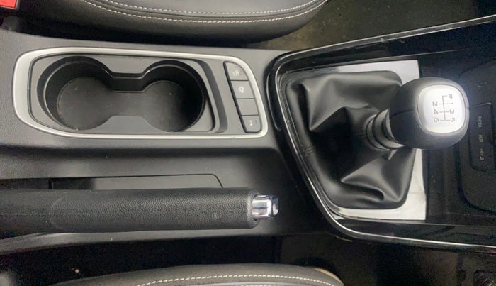 2020 MG HECTOR SHARP HYBRID 1.5 PETROL, Petrol, Manual, 38,345 km, Gear Lever