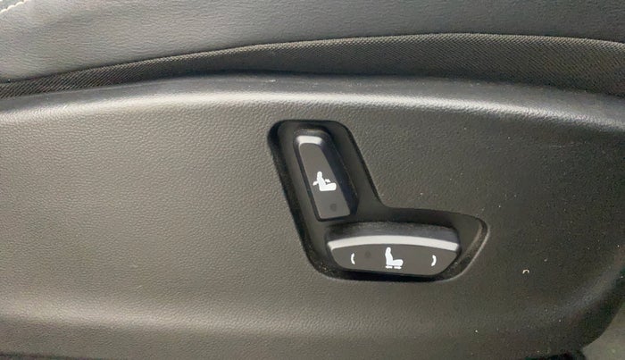 2020 MG HECTOR SHARP HYBRID 1.5 PETROL, Petrol, Manual, 38,345 km, Driver Side Adjustment Panel