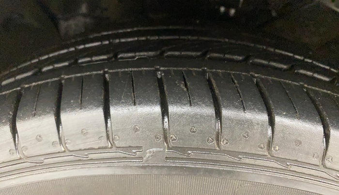 2018 Hyundai Creta SX AT 1.6 PETROL, Petrol, Automatic, 36,333 km, Left Front Tyre Tread