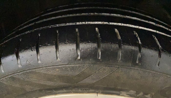 2021 Toyota Glanza G, Petrol, Manual, 65,629 km, Right Front Tyre Tread