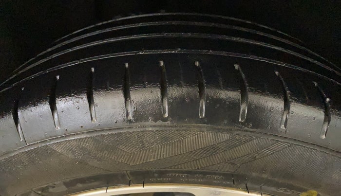 2021 Toyota Glanza G, Petrol, Manual, 65,629 km, Right Rear Tyre Tread