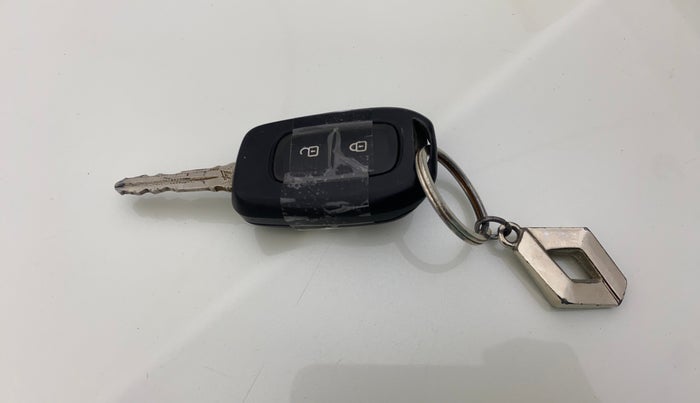 2019 Renault Duster RXS OPT CVT, Petrol, Automatic, 34,939 km, Key Close Up