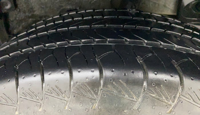 2019 Renault Duster RXS OPT CVT, Petrol, Automatic, 34,939 km, Left Rear Tyre Tread