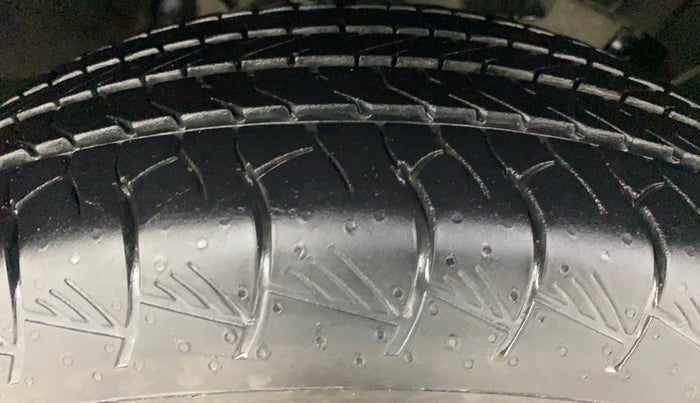 2019 Renault Duster RXS OPT CVT, Petrol, Automatic, 34,939 km, Right Front Tyre Tread
