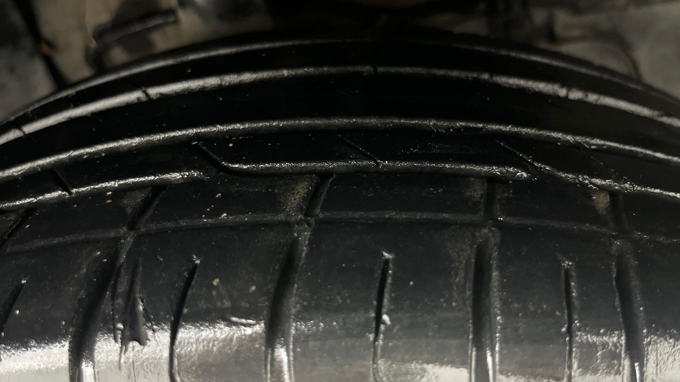 2021 Tata NEXON XZA PLUS (O) PETROL, Petrol, Automatic, 68,893 km, Right Front Tyre Tread