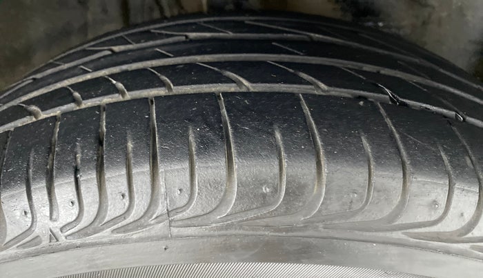 2020 Toyota YARIS V MT, Petrol, Manual, Right Front Tyre Tread