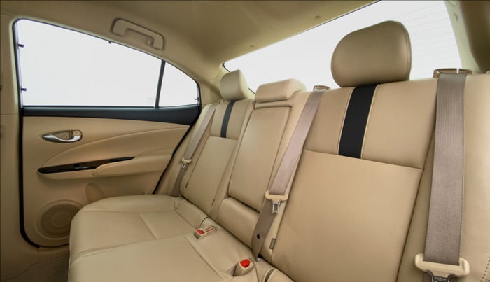 2020 Toyota YARIS V MT, Petrol, Manual, Right Side Rear Door Cabin