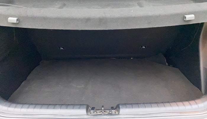 2022 Hyundai NEW I20 ASTA (O) 1.2 MT, Petrol, Manual, 16,031 km, Boot Inside